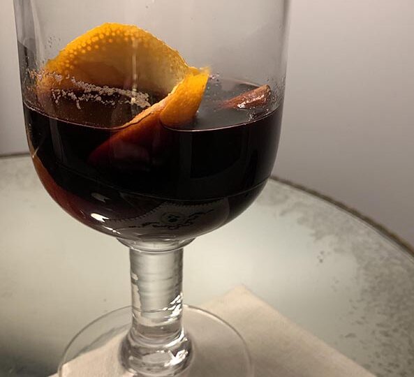 mulled- red-wine-in-glass