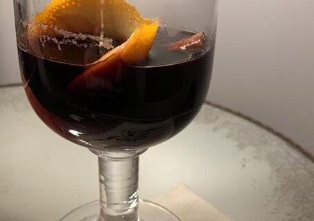 mulled- red-wine-in-glass